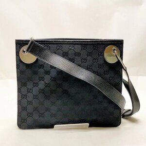 Gucci Shoulder Bag Black Canvas mon-309-090625
